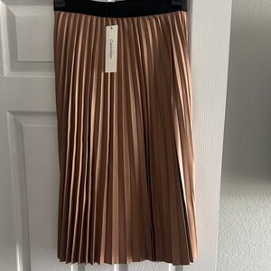 Calvin Klein Women's Pleated Skirt in Tan